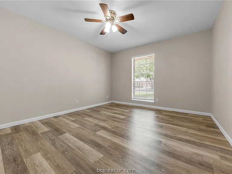 1803 Leona Dr — Photo 15