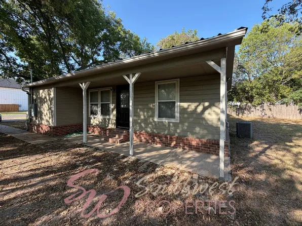 979 W Pecan St, Stephenville, TX 76401
