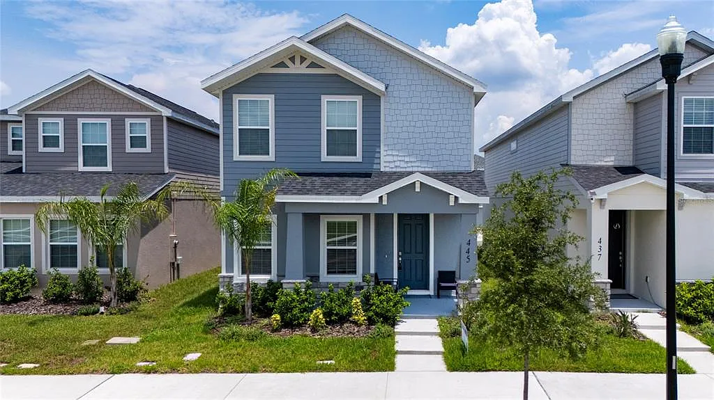 4 bed, 2.5 bath, 2107 sqft, $2,800 — Photo 1
