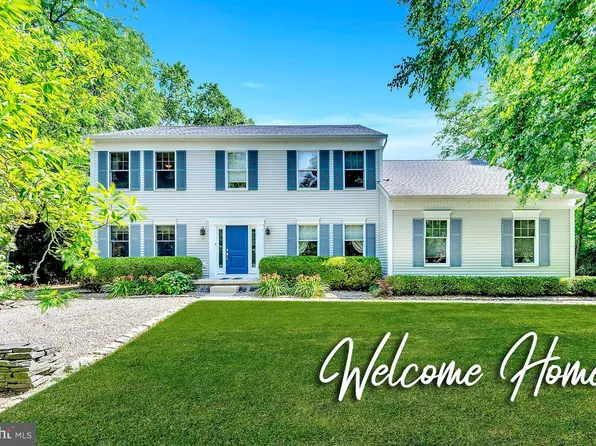 5 Greenview Dr, Chesterfield, NJ 08515
