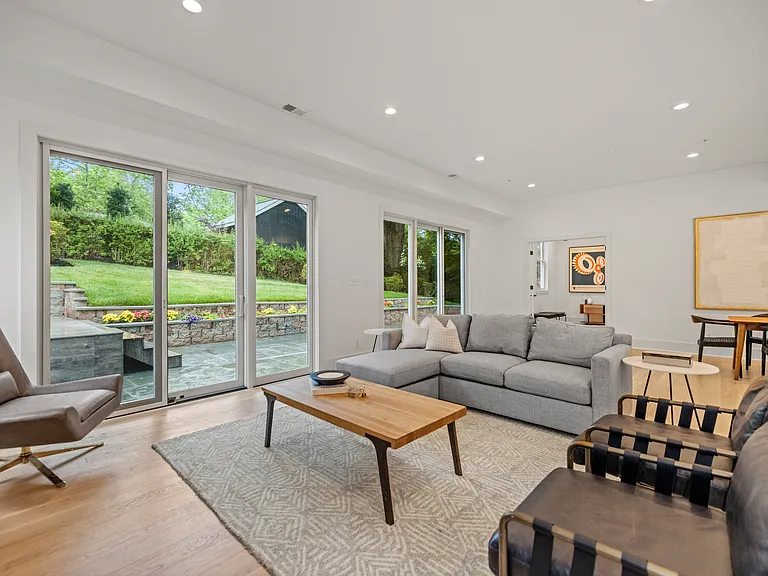 8609 Woodbrook Ln — Photo 14