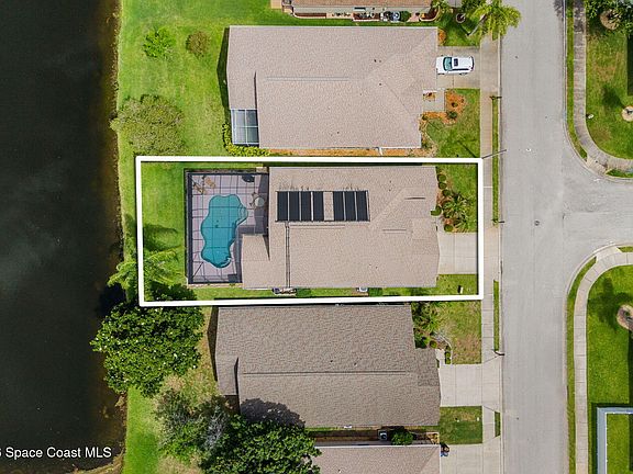 2nd image of 992 Shaw Cir