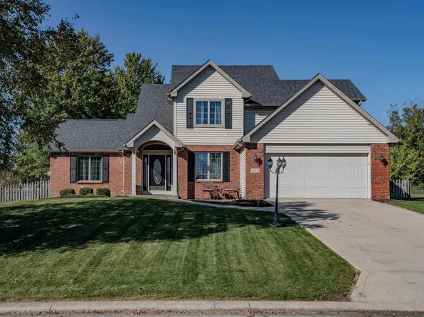 2212 Blue Harbor Dr, Fort Wayne, IN 46804
