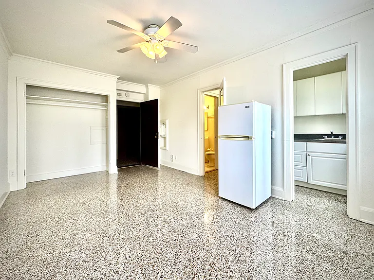 Marshall Hall Apartments — Photo 13