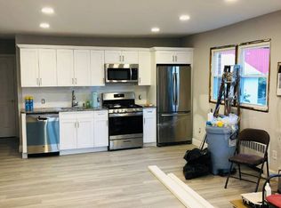 11 1st St APT 1, Glen Cove, NY 11542