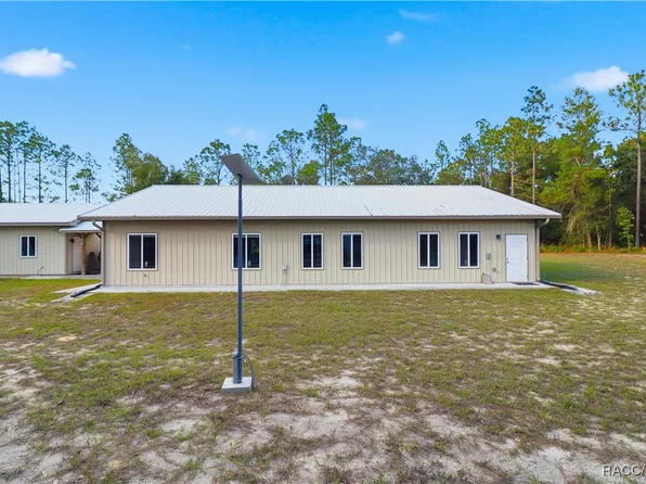 7793 W Sir Walters Ln, Dunnellon, FL 34433