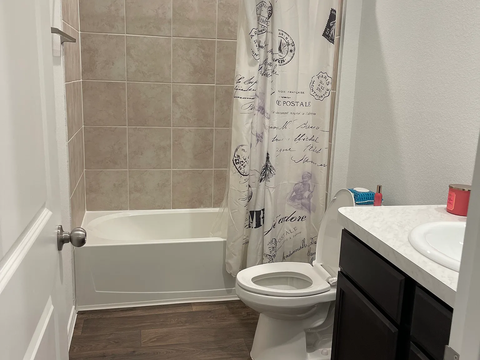 4 bed, 2220 sqft, $2,500 — Photo 2