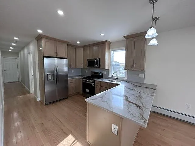 21 E 15th St #2 — Photo 2
