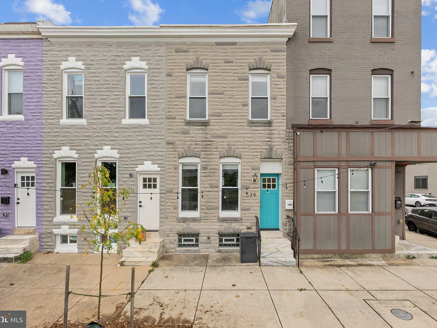 3 bed, 2.0 bath, 1260 sqft, $2,499 — Photo 2