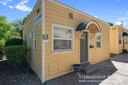 2024 Emerald St Photo 1