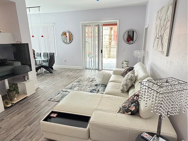 87 E Agate Ave #202 — Photo 7