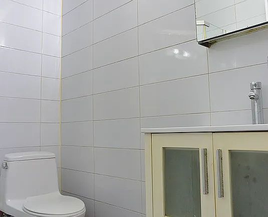 3rd image of 248 E 111th St APT 2B