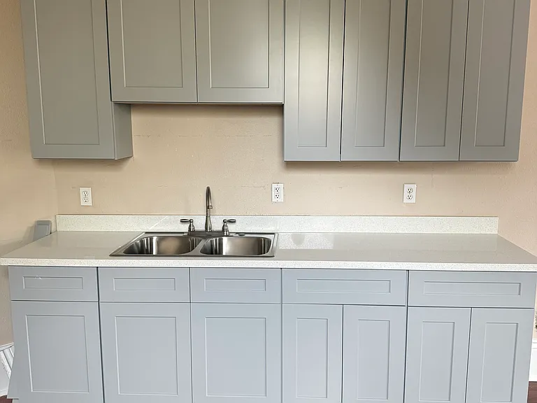 3325 Iberville St — Photo 7