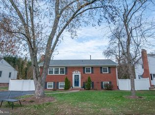 7807 Hayfield Rd, Alexandria, VA 22315