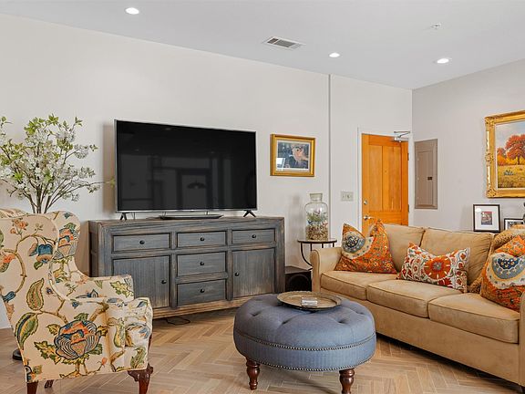 4th image of 1600 Barton Springs Rd Unit 5301