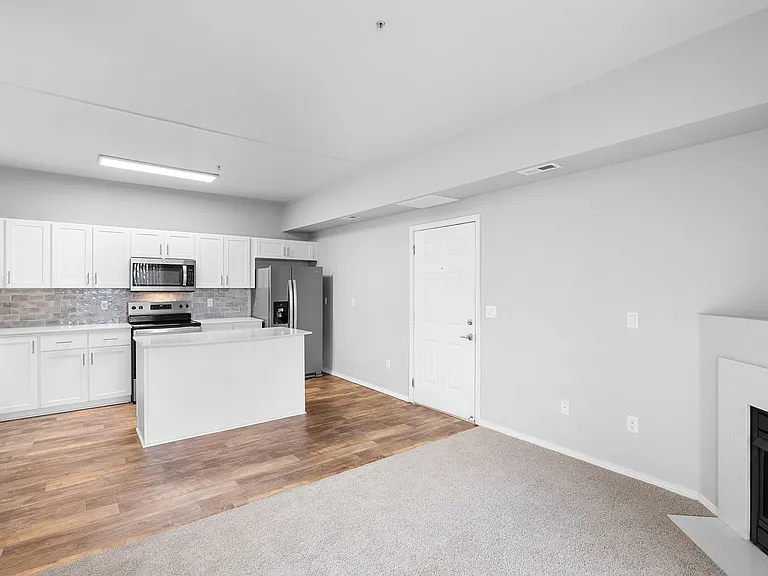 Altamont Summit Apartment Homes — Photo 10