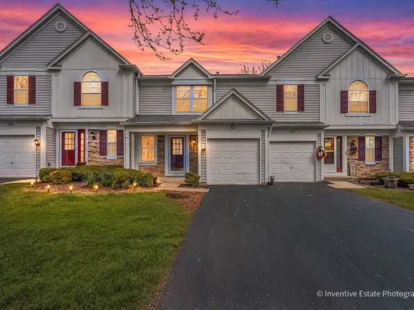 327 Shadybrook Ln, Aurora, IL 60504