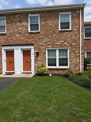 19 Towne Square Dr Photo 1