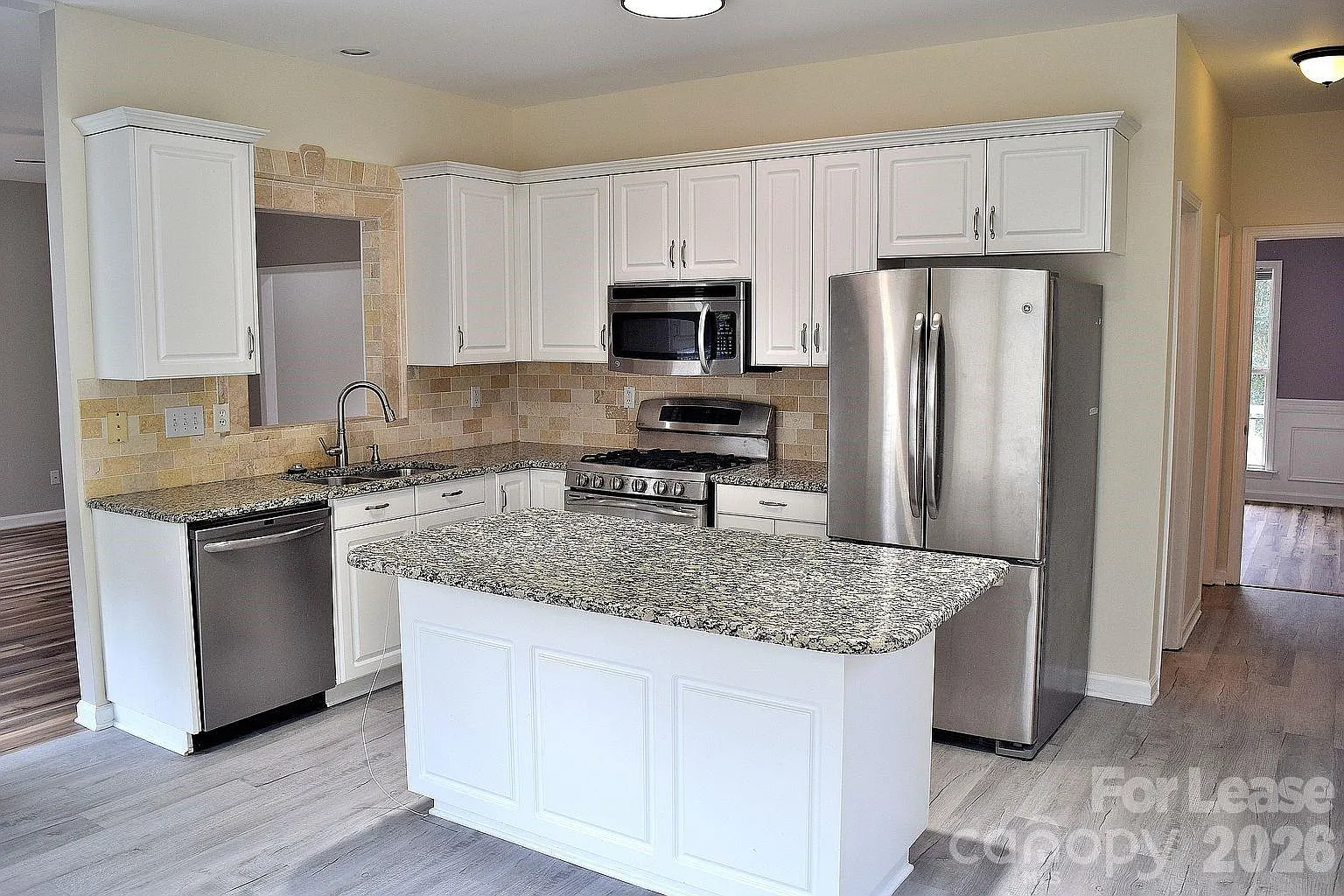 4 bed, 2.5 bath, 2220 sqft, $2,800 — Photo 2