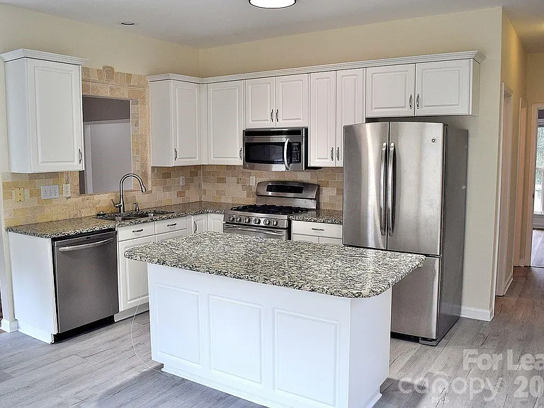 2941 Glen Summit Dr — Photo 2