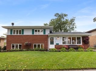 56 Peyton Dr, Chicago Heights, IL 60411