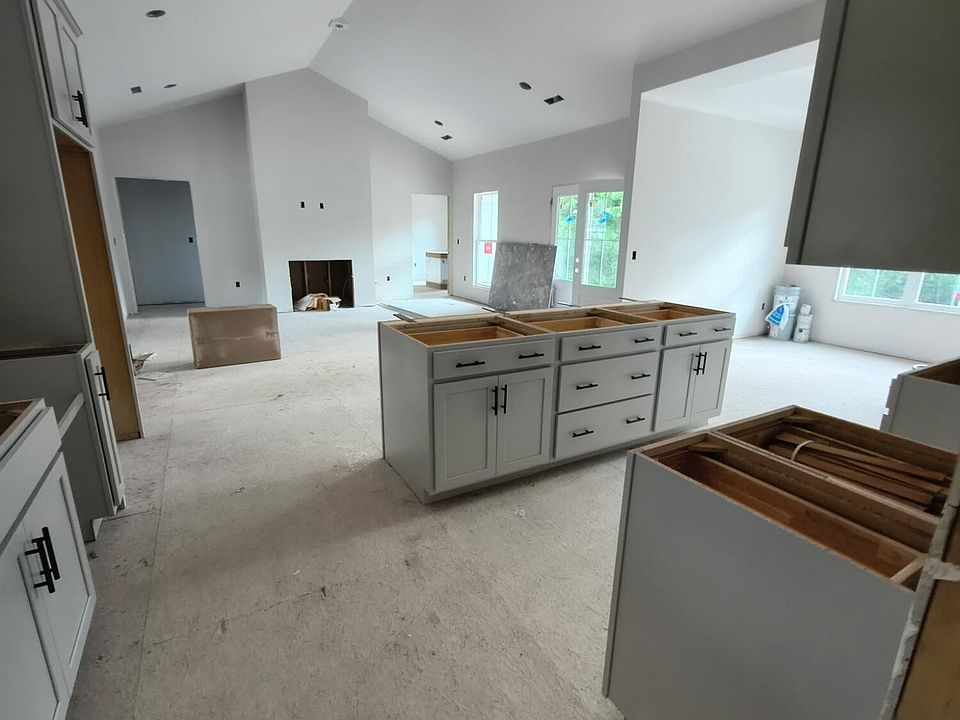 2nd image of 21 S Pointe Shore Dr