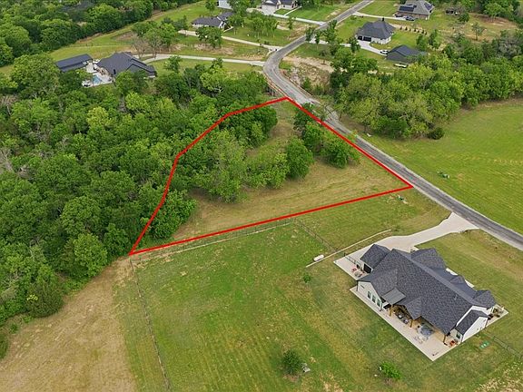 4th image of 1016 Newsom Ranch Way