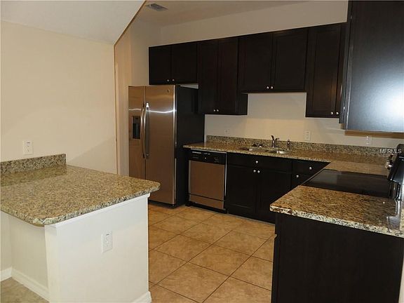 4th image of 2481 7 Oaks Dr