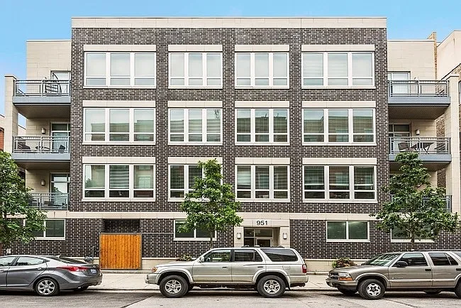 951 W Huron St — Photo 1