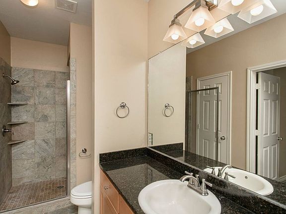 4th image of 411 Montauk Ct