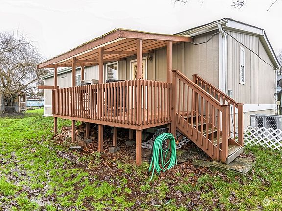 4th image of 109 4th Avenue S