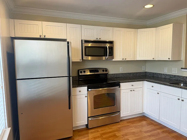 1830-208 Candlewood Ct — Photo 2