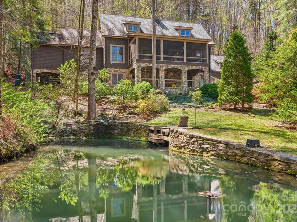 2323 Barkers Creek Rd, Whittier, NC 28789