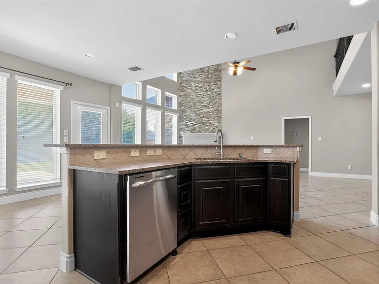 6535 Arroyo Springs Ln — Photo 28