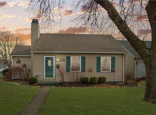 800 S 9th St, Mattoon, IL 61938