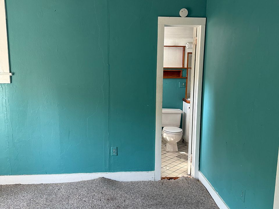 2nd image of 402 E Erie Ave