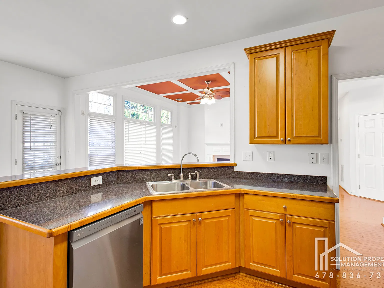 4 bed, 3218 sqft, $2,995 — Photo 4