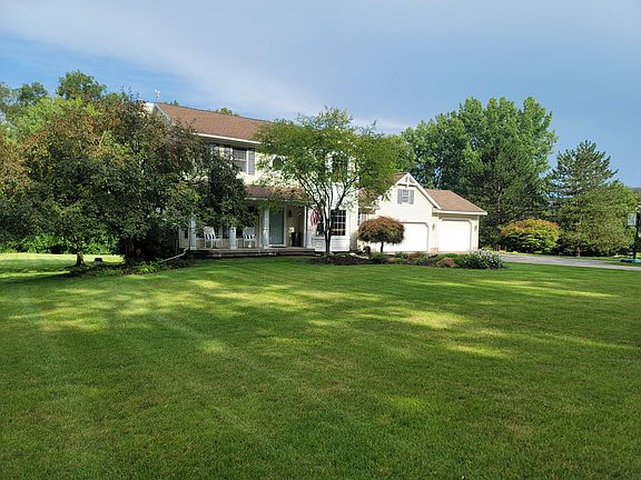 2nd image of 252 Rollingbrook Dr NE