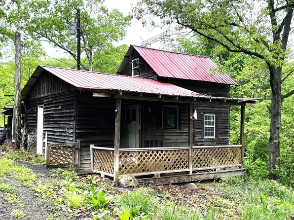 702 Meade Hollow Rd, Greenup, KY 41144