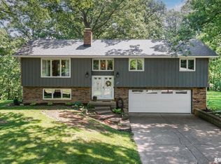 239 Hires Trce, Morton, IL 61550