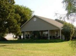 1851 Peterson Rd S, Iowa Park, TX 76367