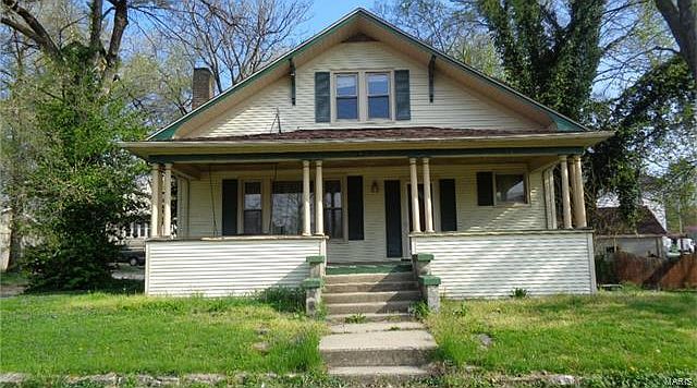 1st image of 215 E South Ave