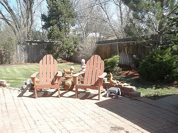 Back patio with pavers