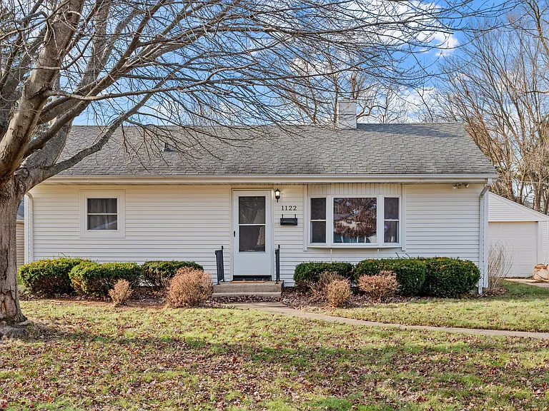 1122 Winthrop Ln — Photo 33