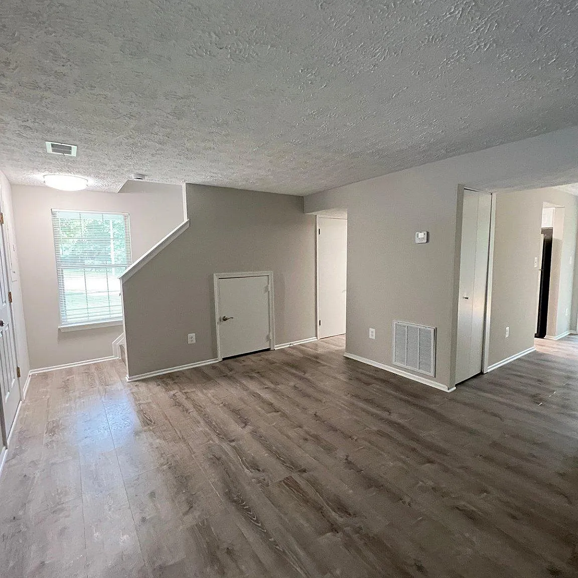 2 bed, 2.5 bath, 1108 sqft, $2,500 — Photo 2