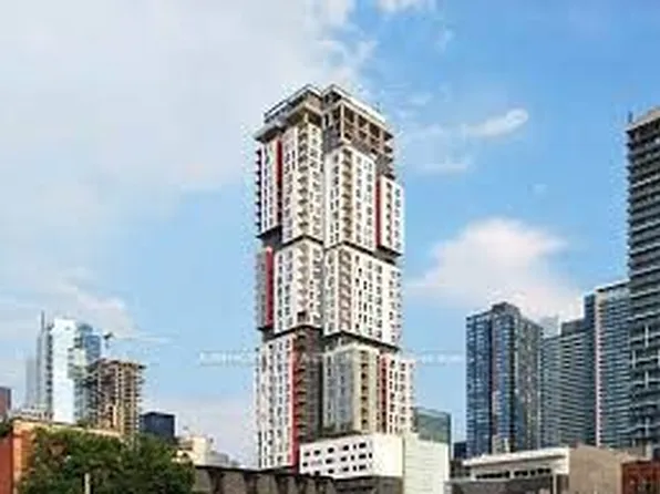 318 Richmond St W, Toronto, ON