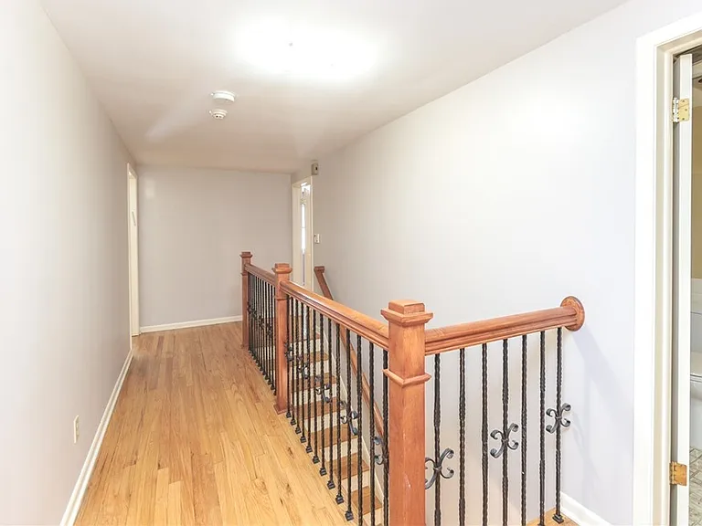 23721 Greenlawn Ave — Photo 19