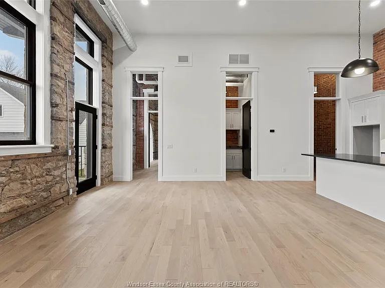 247 Brock St #201 — Photo 14