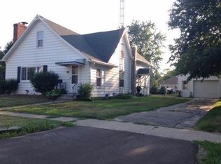 524 S Line St, Chesaning, MI 48616