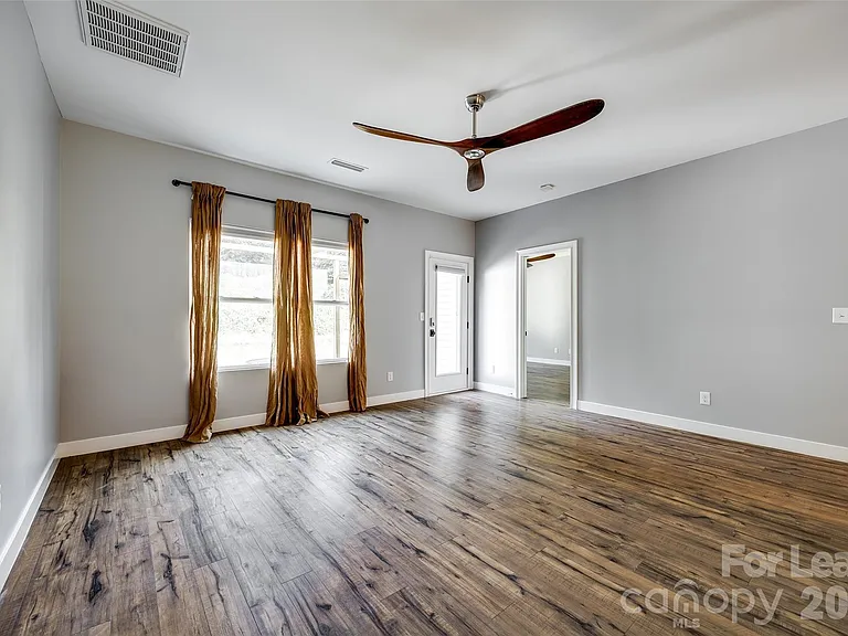 440 Battery Cir — Photo 13